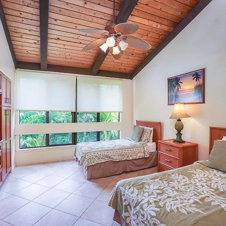 Luxurious 3 Bedroom / 2 Ba Direct Oceanfront Condo Kailua-Kona Exterior photo